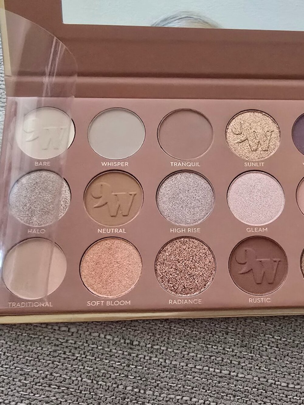 Nine West Timeless Shadows 24 Pc Eyeshadow Palette Neutral Shimmer Matte NIB
